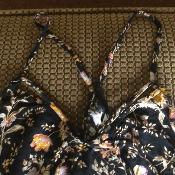 American Eagle Outfitters Top EUC - Picture 3 of 4